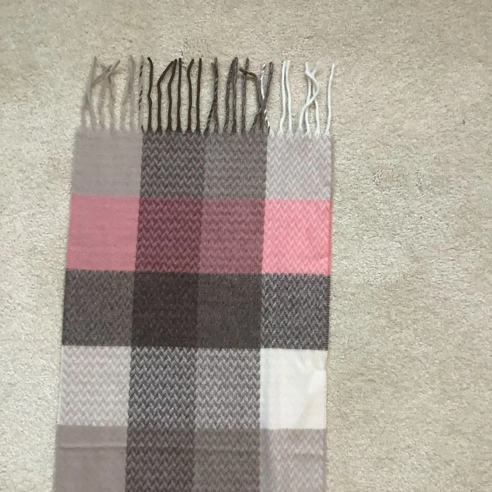 London Fog Cashmink Pink and Cream Scarf Made in Germany - Picture 11 of 12